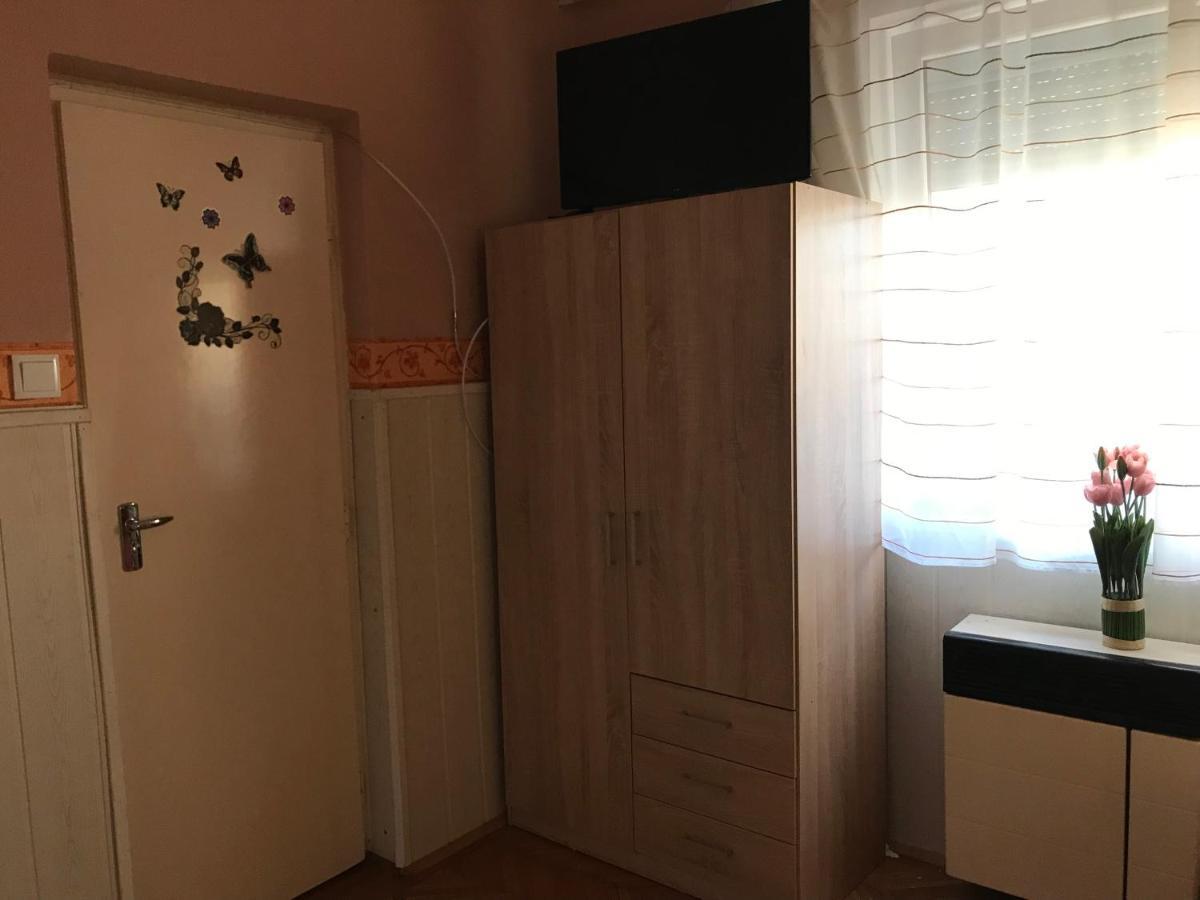 Summer Apartman Lägenhet Hajdúszoboszló Exteriör bild